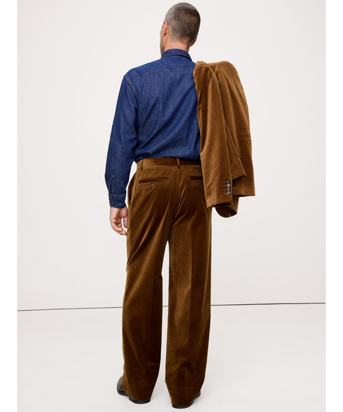 Banana Republic(バナナリパブリック)の「リラックス プリーツ ベルベット パンツ(スラックス・メンズ・ブラウン・32W 30L/31W 30L/28W 30L/33W 30L/30W 30L/29W 30L/34W 30L)」の3枚目の写真