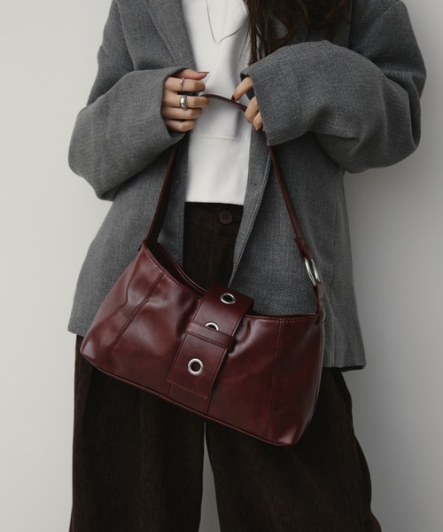 Aunt Marie's(アントマリーズ)の「ハトメベルトショルダーバッグ(ショルダーバッグ・レディース・レッド/ブラック/ブラウン・FREE)」の3枚目の写真