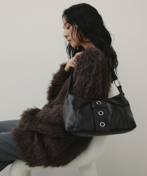 Aunt Marie's(アントマリーズ)の「ハトメベルトショルダーバッグ(ショルダーバッグ・レディース・レッド/ブラック/ブラウン・FREE)」の2枚目の写真