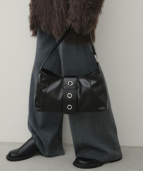 Aunt Marie's(アントマリーズ)の「ハトメベルトショルダーバッグ(ショルダーバッグ・レディース・レッド/ブラック/ブラウン・FREE)」の5枚目の写真