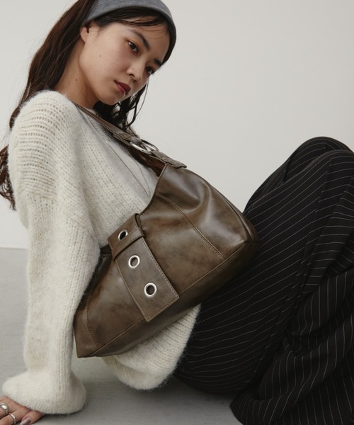 Aunt Marie's(アントマリーズ)の「ハトメベルトショルダーバッグ(ショルダーバッグ・レディース・レッド/ブラック/ブラウン・FREE)」の12枚目の写真