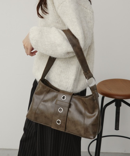 Aunt Marie's(アントマリーズ)の「ハトメベルトショルダーバッグ(ショルダーバッグ・レディース・レッド/ブラック/ブラウン・FREE)」の14枚目の写真