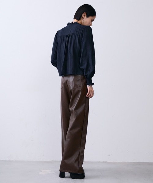 MONOe(モノエ)の「ベルト付きフェイクレザーストレートパンツ(その他パンツ・レディース・ブラウン/ブラック・L/M/S)」の20枚目の写真
