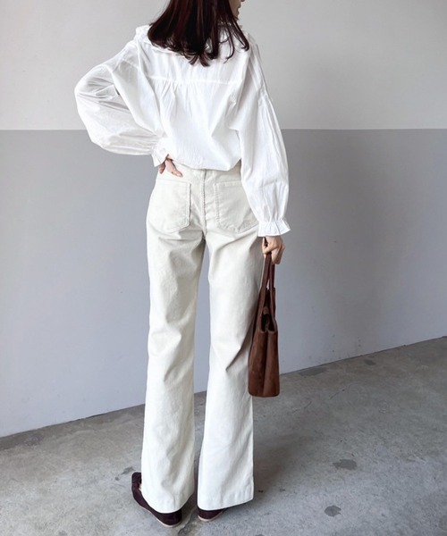 Flugge(フラッジー)の「コーデュロイセミフレアパンツ(その他パンツ・レディース・ベージュ・MEDIUM)」の10枚目の写真