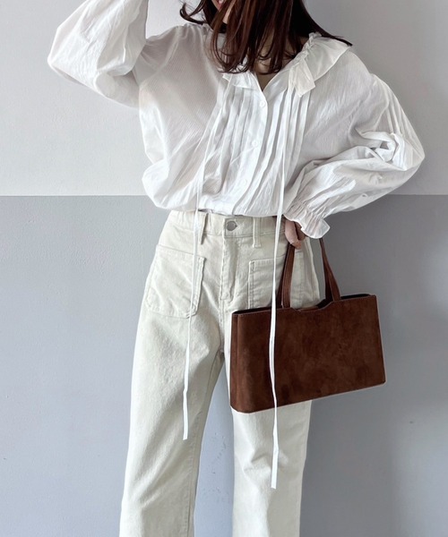 Flugge(フラッジー)の「コーデュロイセミフレアパンツ(その他パンツ・レディース・ベージュ・MEDIUM)」の12枚目の写真