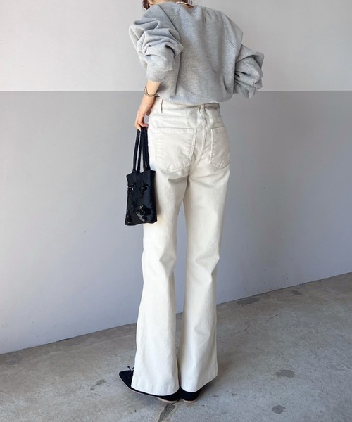 Flugge(フラッジー)の「コーデュロイセミフレアパンツ(その他パンツ・レディース・ベージュ・MEDIUM)」の13枚目の写真