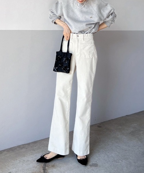 Flugge(フラッジー)の「コーデュロイセミフレアパンツ(その他パンツ・レディース・ベージュ・MEDIUM)」の16枚目の写真