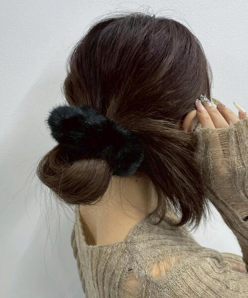 WEGO（ウィゴー）の「WEGO/ボリュームファーシュシュ（シュシュ・レディース・その他3/ブラック/その他2/その他1・FREE）」の2枚目の写真