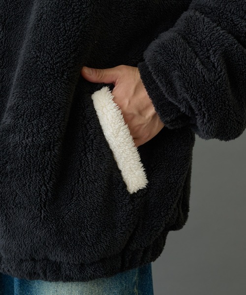 COLONY 2139(コロニートゥーワンスリーナイン)の「シャギーフリースBIGスタンドブルゾン(ブルゾン・メンズ・ブラック/ベージュ/ホワイト・MEDIUM/LARGE)」の18枚目の写真