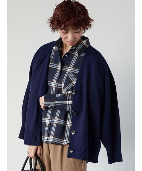 Lugnoncure（ルノンキュール）の「もちもちVネックリラックスカーディガン（カーディガン/ボレロ・レディース・ブルー/グレー/レッド/ネイビー/パープル・F）」の3枚目の写真