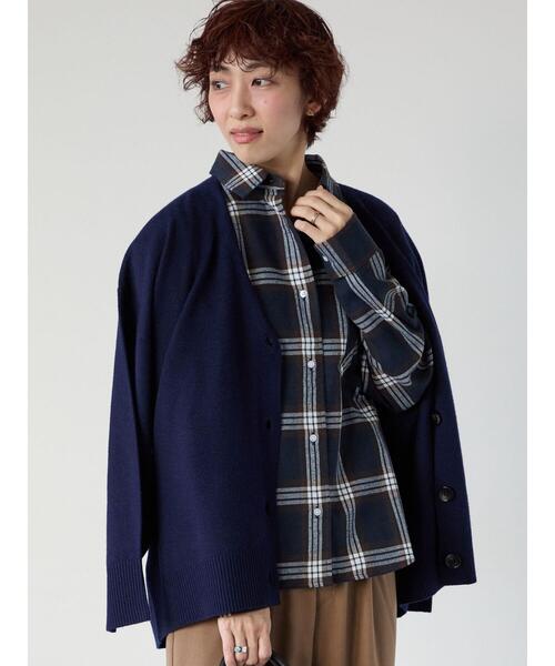 Lugnoncure（ルノンキュール）の「もちもちVネックリラックスカーディガン（カーディガン/ボレロ・レディース・ブルー/グレー/レッド/ネイビー/パープル・F）」の10枚目の写真