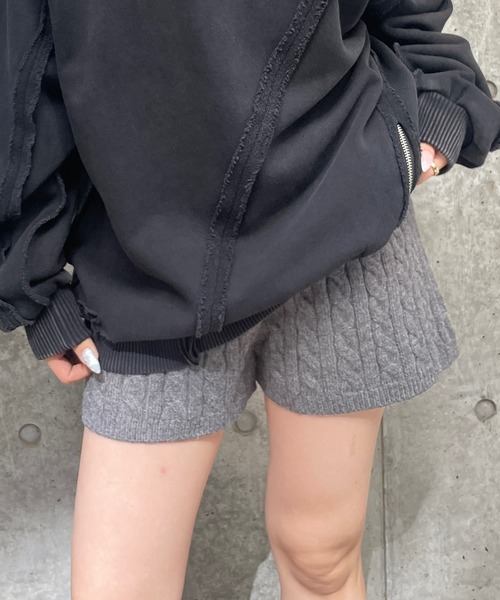 ROGER AND RAW（ロジャーアンドロウ）の「ケーブル編みニットショートパンツ（その他パンツ・レディース・グレー/ブラウン/ブラック・FREE）」の11枚目の写真