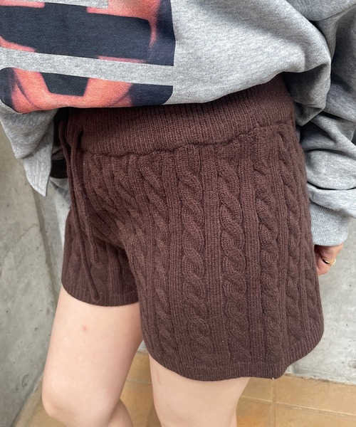ROGER AND RAW（ロジャーアンドロウ）の「ケーブル編みニットショートパンツ（その他パンツ・レディース・グレー/ブラウン/ブラック・FREE）」の17枚目の写真