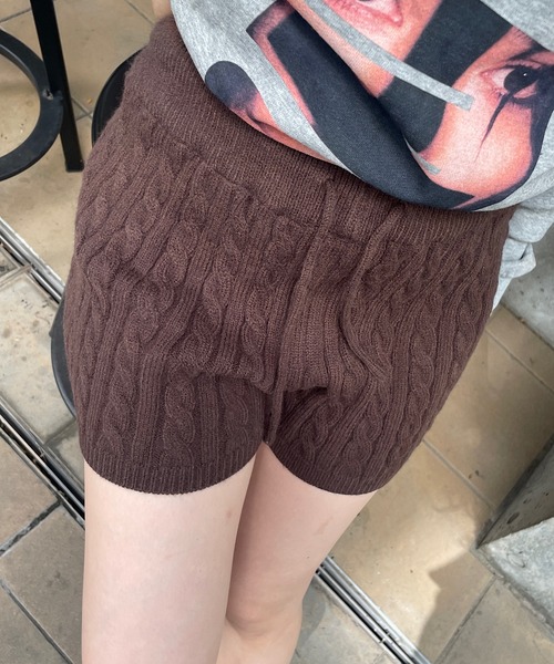 ROGER AND RAW（ロジャーアンドロウ）の「ケーブル編みニットショートパンツ（その他パンツ・レディース・グレー/ブラウン/ブラック・FREE）」の4枚目の写真