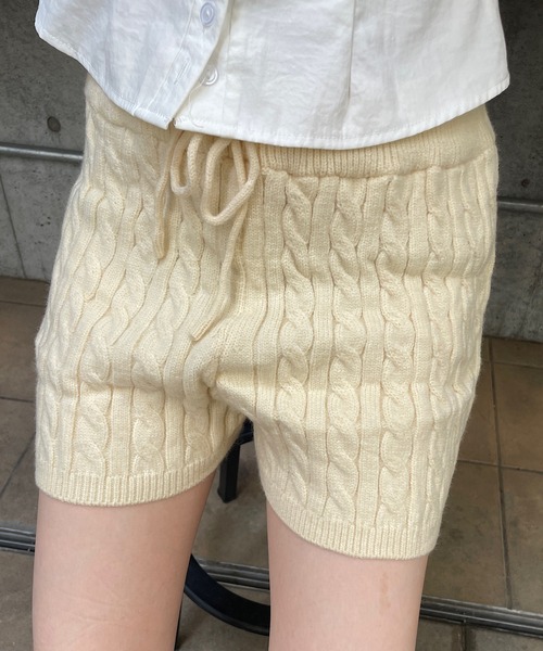 ROGER AND RAW(ロジャーアンドロウ)の「ケーブル編みニットショートパンツ(その他パンツ・レディース・グレー/ブラウン/ブラック・FREE)」の11枚目の写真