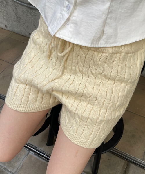 ROGER AND RAW(ロジャーアンドロウ)の「ケーブル編みニットショートパンツ(その他パンツ・レディース・グレー/ブラウン/ブラック・FREE)」の13枚目の写真