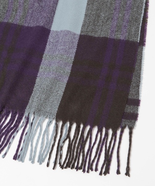 LAKOLE(ラコレ)の「アソートチェックマフラー / 574773(マフラー・レディース・ブラック/パープル/オフホワイト/ブルー/レッド/グリーン/ブラウン・FREE)」の17枚目の写真