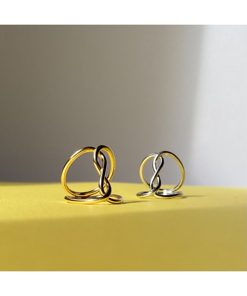 MELANGE（メランジェ）の「MELANGE Bezier ツイストリング（リング・レディース・ゴールド/シルバー・#11/#13）」の3枚目の写真