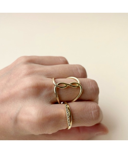 MELANGE（メランジェ）の「MELANGE Bezier ツイストリング（リング・レディース・ゴールド/シルバー・#11/#13）」の7枚目の写真