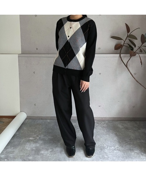 amini（アミニ）の「【2025 AW】アーガイル柄　クルーネックニットカーディガン（カーディガン/ボレロ・レディース・ブラック/チャコールグレー/ブラウン・MEDIUM）」の6枚目の写真