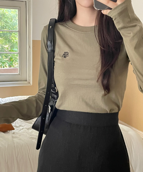 muahmuah（ムーアムーア）の「ステッチロゴベーシック長袖Tシャツ[3カラー]（Tシャツ/カットソー・レディース・カーキ/ブラック/ホワイト・FREE）」の6枚目の写真