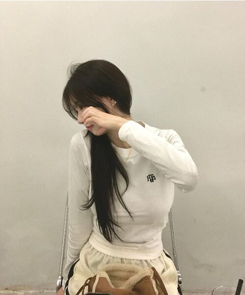 muahmuah（ムーアムーア）の「ステッチロゴベーシック長袖Tシャツ[3カラー]（Tシャツ/カットソー・レディース・カーキ/ブラック/ホワイト・FREE）」の8枚目の写真