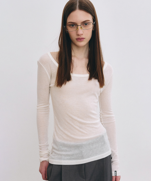 NICK&NICOLE(ニックアンドニコール)の「NICOLE MINIMAL LABEL SCOOP LS TOP_IVORY(Tシャツ/カットソー・レディース・その他・FREE)」の1枚目の写真