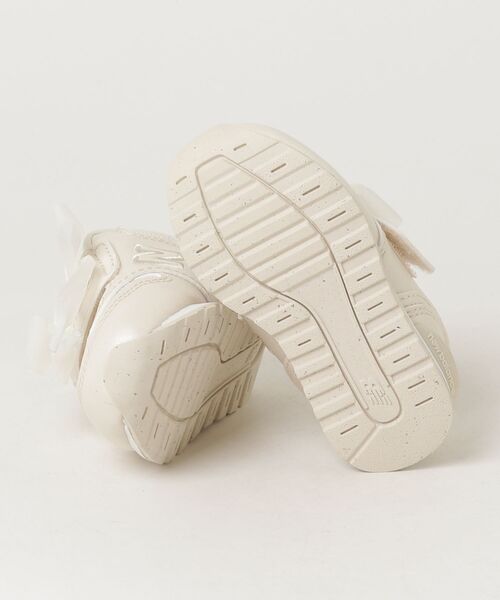 NEW BALANCE（ニューバランス）の「996 Hook and Loop（スニーカー・キッズ・ホワイト系その他/ベージュ/ピンク・12.0cm/12.5cm/13.0cm/13.5cm/14.0cm/14.5cm/15.0cm/15.5cm/16.0cm/16.5cm）」の8枚目の写真