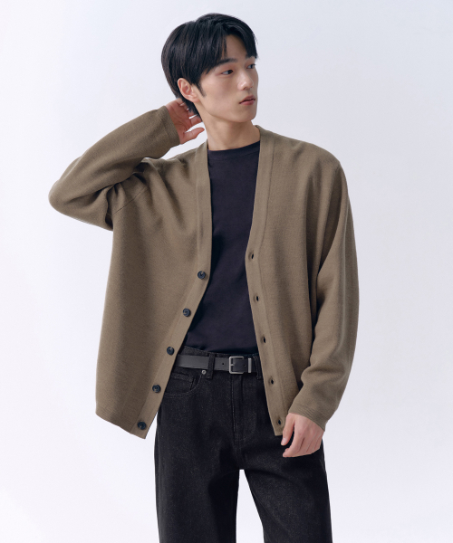MUSINSA STANDARD（ムシンサスタンダード）の「ストレートデニムパンツ [ロー ブラック]（デニムパンツ・メンズ・その他・29/30/31/33/26/27/28/40/38/42/36/34/32）」の3枚目の写真