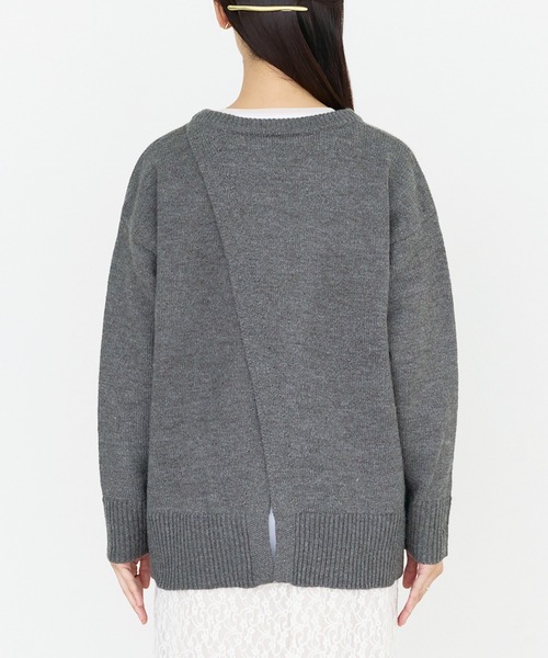 LAVEANGE(ラビアンジェ)の「【洗える】バックスリットニットプルオーバー(ニット/セーター・レディース・ブラウン/チャコールグレー/ブルー・F/3L/4L)」の8枚目の写真
