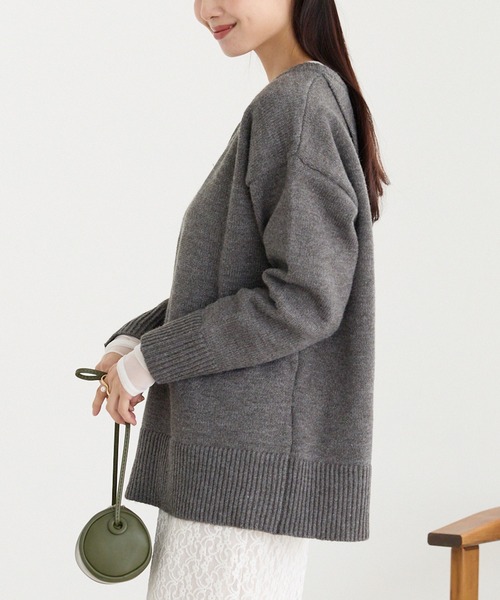 LAVEANGE(ラビアンジェ)の「【洗える】バックスリットニットプルオーバー(ニット/セーター・レディース・ブラウン/チャコールグレー/ブルー・F/3L/4L)」の16枚目の写真