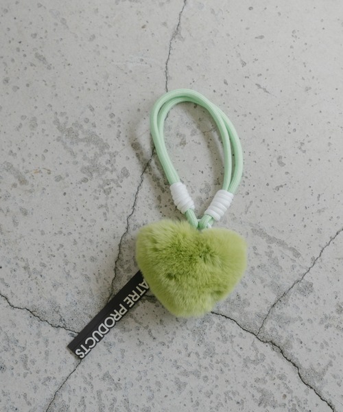 THEATRE PRODUCTS（シアタープロダクツ）の「フェイクファーハートチャーム（キーホルダー・レディース・グリーン/ピンク/ベージュ/ブラック・FREE）」の3枚目の写真