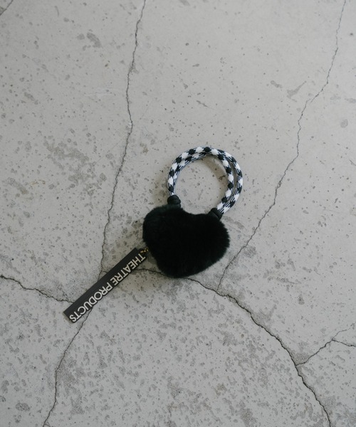 THEATRE PRODUCTS（シアタープロダクツ）の「フェイクファーハートチャーム（キーホルダー・レディース・グリーン/ピンク/ベージュ/ブラック・FREE）」の7枚目の写真