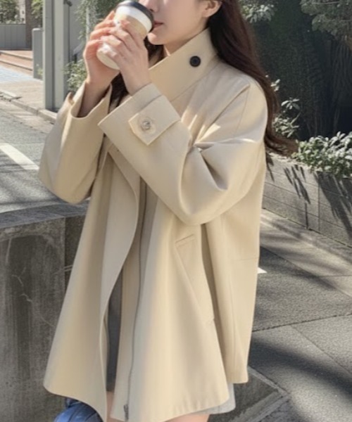 cammie(キャミー)の「トレンチ風ミドル丈コート(トレンチコート・レディース・アイボリー/ブラック・M/L)」の4枚目の写真