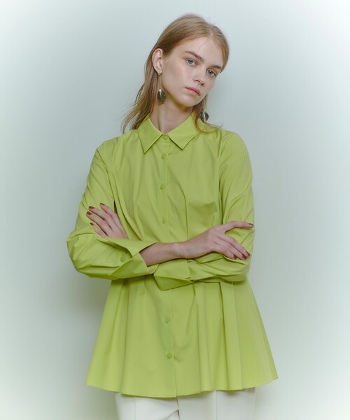 LOULOU WILLOUGHBY(ルルウィルビー)の「【LOULOU WILLOUGHBY】タックシェイプシャツ(シャツ/ブラウス・レディース・グリーン/ホワイト/ブラック・2)」の4枚目の写真