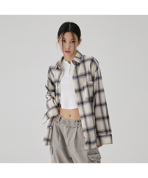 ACOVER(オコボ)の「タータンポケットチェックシャツオーバーサイズ3カラー(シャツ/ブラウス・レディース・ブラック/ネイビー/ベージュ・FREE)」の2枚目の写真