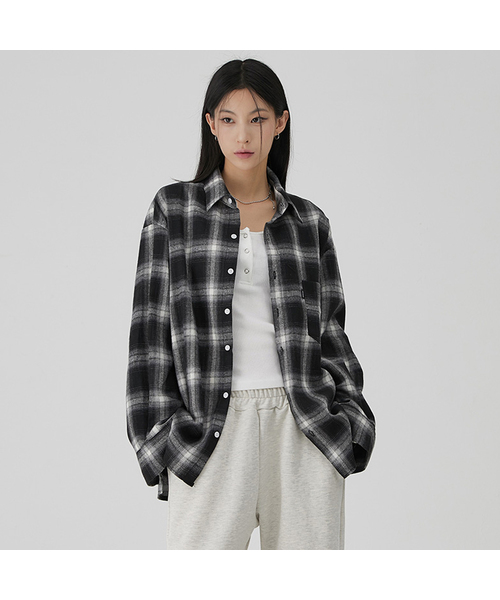 ACOVER(オコボ)の「タータンポケットチェックシャツオーバーサイズ3カラー(シャツ/ブラウス・レディース・ブラック/ネイビー/ベージュ・FREE)」の1枚目の写真