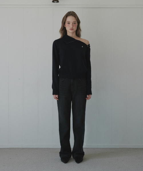 MAU SOLEUM(マウソレウム)の「Carter Straight Denim Jean - Dark Grey(デニムパンツ・レディース・その他・SMALL/MEDIUM)」の1枚目の写真