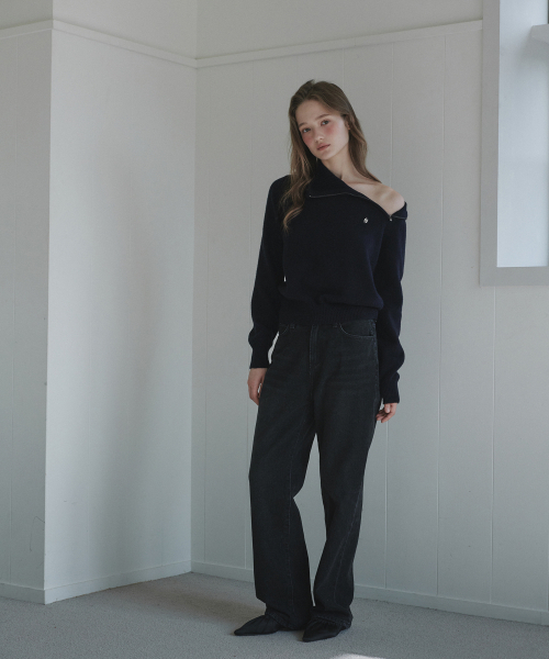 MAU SOLEUM(マウソレウム)の「Carter Straight Denim Jean - Dark Grey(デニムパンツ・レディース・その他・SMALL/MEDIUM)」の3枚目の写真