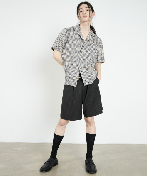 DUSTYWHITE(ダスティーホワイト)の「ブラックピンストライプショートパンツ(その他パンツ・メンズ・その他・SMALL/MEDIUM/LARGE)」の2枚目の写真
