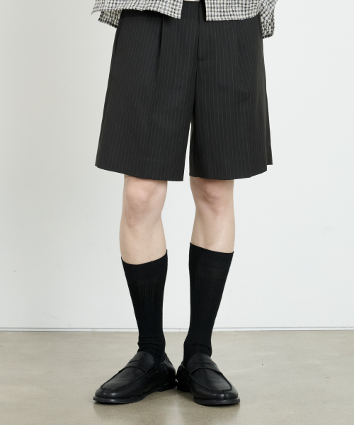 DUSTYWHITE(ダスティーホワイト)の「ブラックピンストライプショートパンツ(その他パンツ・メンズ・その他・SMALL/MEDIUM/LARGE)」の3枚目の写真