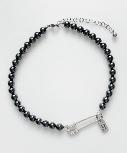 Safety pin black pear necklace