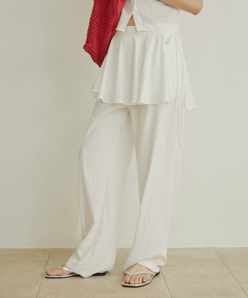 ADAUL(アダウル)の「Nylon flare layered skirt pants - white(その他パンツ・レディース・ホワイト・SMALL/MEDIUM)」の2枚目の写真