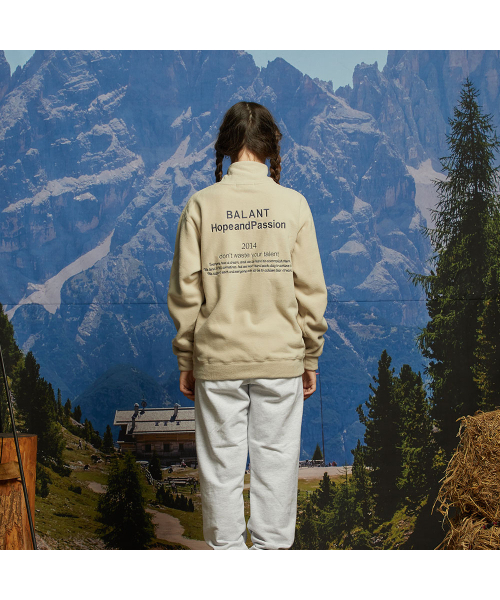 BALANT(バラント)の「ホープアンドファッション ハーフジップTシャツ - ベージュ(その他トップス・メンズ・その他・MEDIUM/LARGE)」の4枚目の写真
