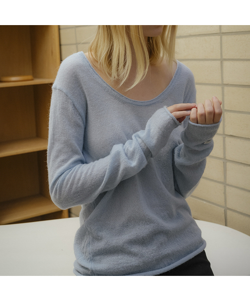 KNOWNBETTER（ノウンベター）の「Scoop-neck longsleeve alpaca knit top [KNFW04SW01]_[3color]（ニット/セーター・レディース・ライトグレー/スカイブルー/レッド・FREE）」の3枚目の写真