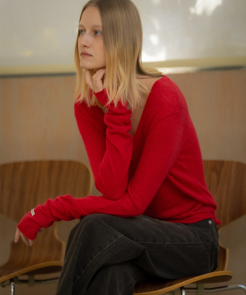 KNOWNBETTER（ノウンベター）の「Scoop-neck longsleeve alpaca knit top [KNFW04SW01]_[3color]（ニット/セーター・レディース・ライトグレー/スカイブルー/レッド・FREE）」の5枚目の写真