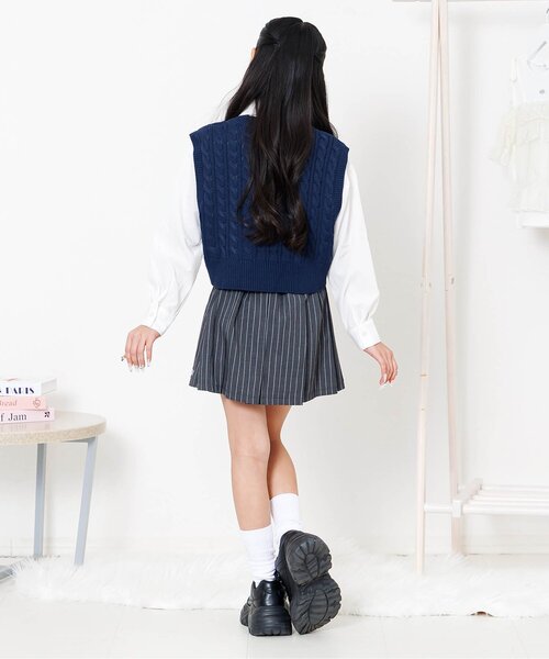 algy（アルジー）の「【セレモニー対応】透かし編みニットベスト&シャツセット（シャツ/ブラウス・キッズ・ネイビー/オフホワイト・130/140/150/160）」の4枚目の写真