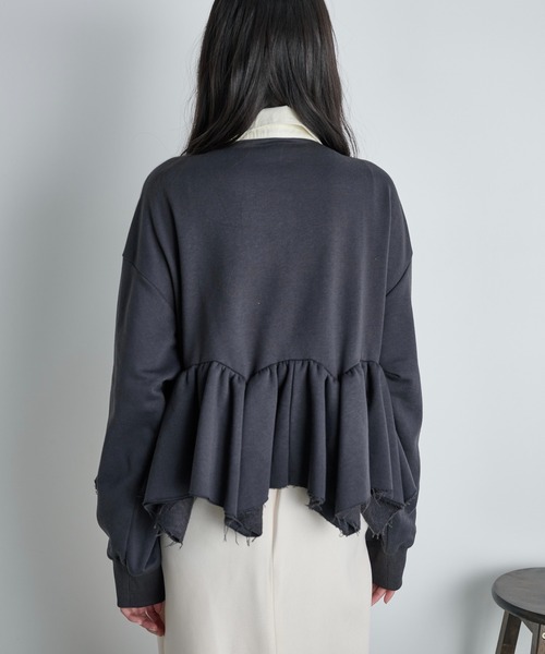THE YOn（ザヨン）の「イレギュラーヘムペプラムラガーポロトップス（スウェット・レディース・チャコールグレー/グレー/キャメル・FREE）」の20枚目の写真