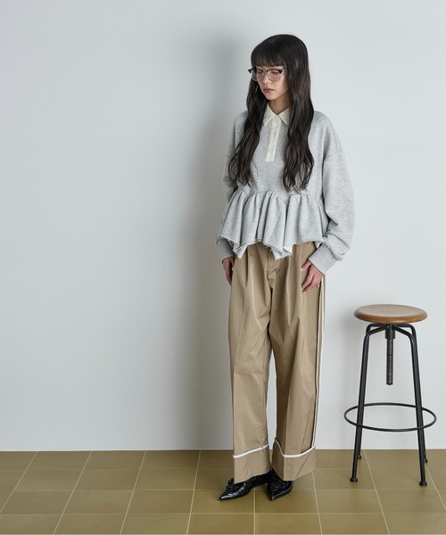 THE YOn（ザヨン）の「イレギュラーヘムペプラムラガーポロトップス（スウェット・レディース・チャコールグレー/グレー/キャメル・FREE）」の12枚目の写真