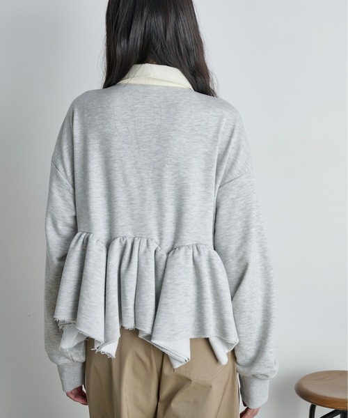 THE YOn（ザヨン）の「イレギュラーヘムペプラムラガーポロトップス（スウェット・レディース・チャコールグレー/グレー/キャメル・FREE）」の8枚目の写真